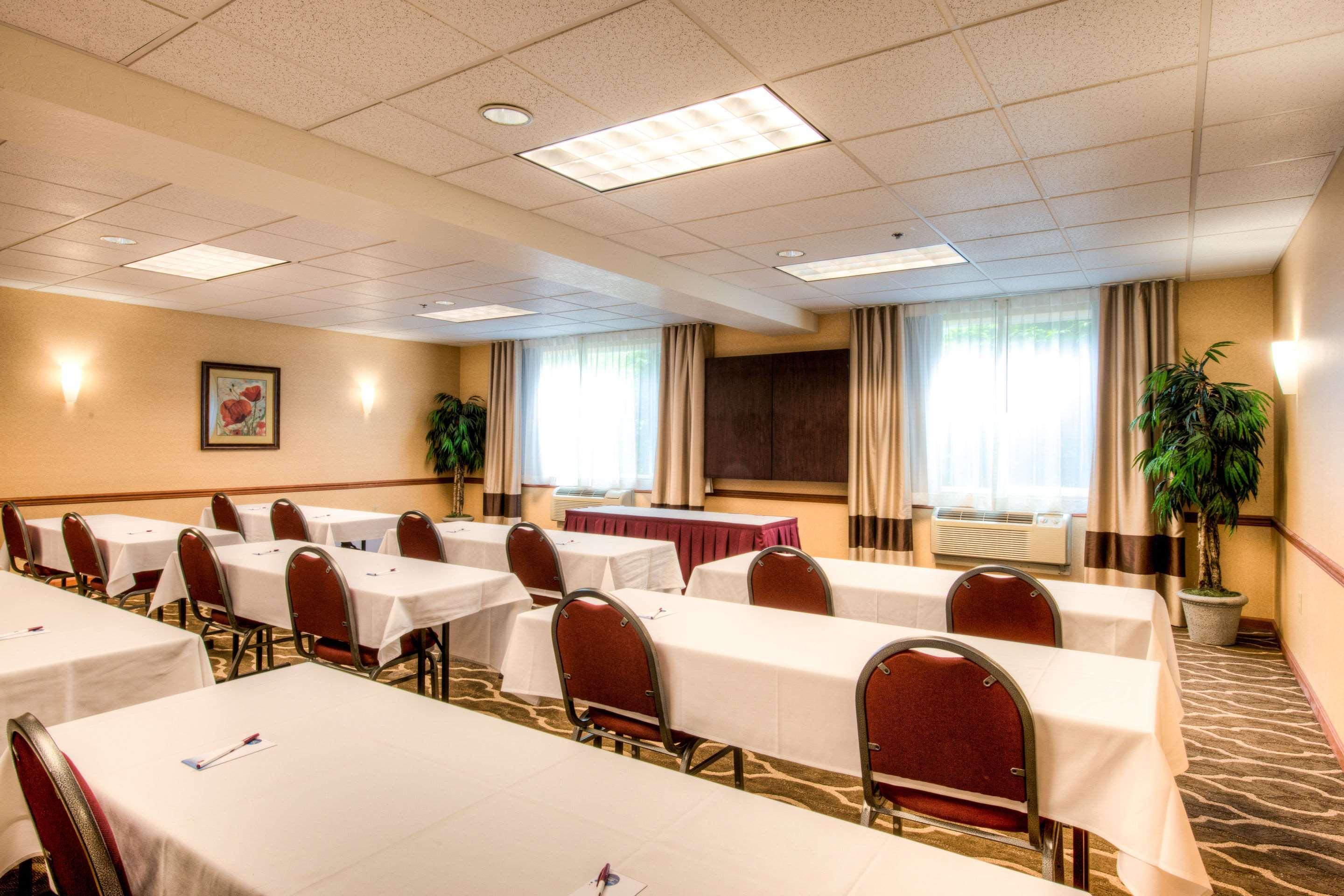 Comfort Suites Springfield-Eugene Ngoại thất bức ảnh